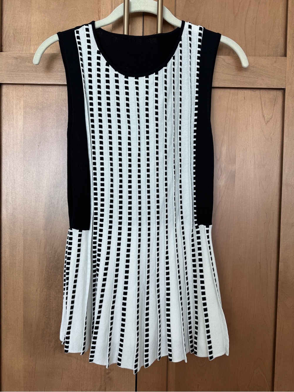 Sleeveless Black and White Pleated Knit Top